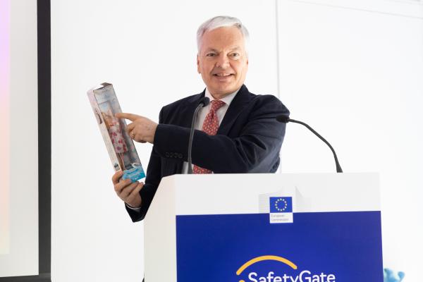 Participation of Didier Reynders, European Commissioner, to the annual Safety Gate Media Event